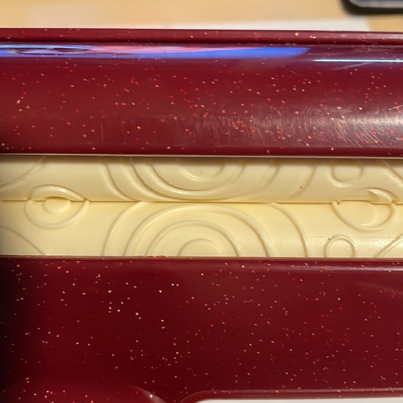 Marvy Uchida scrapbooking paper crimper - Picture 3 of 3